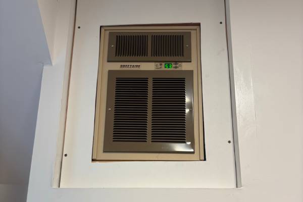 Wine cellar cooling unit installation